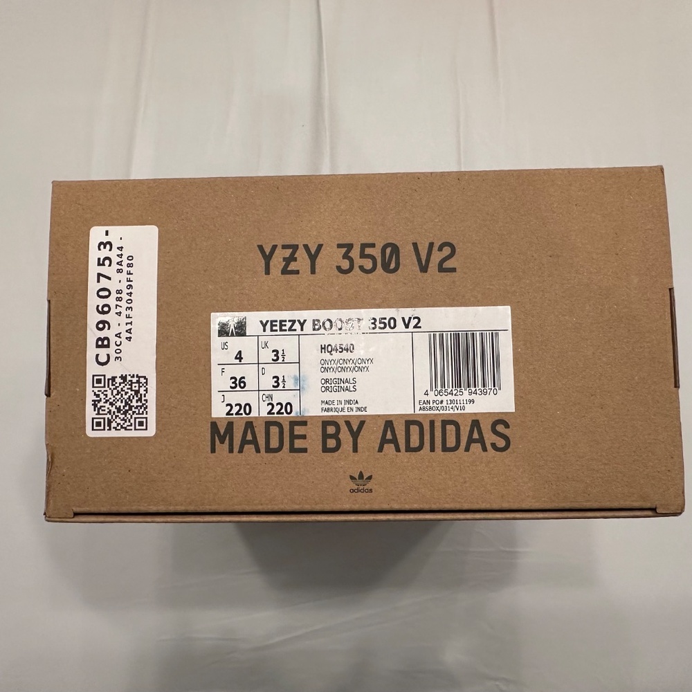 Adidas Yeezy Boost 350 V2 in color Onyx - Picture 6 of 6